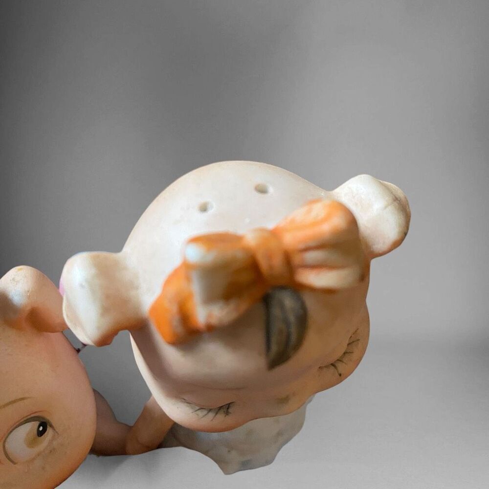 Vintage Pig Boy and Girl Salt and Pepper Shakers - Picture 10 of 10